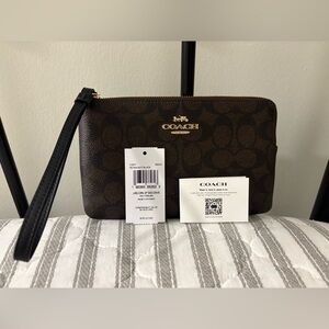 Coach Outlet Large Corner Zip Signature Canvas Walnut Brown Black